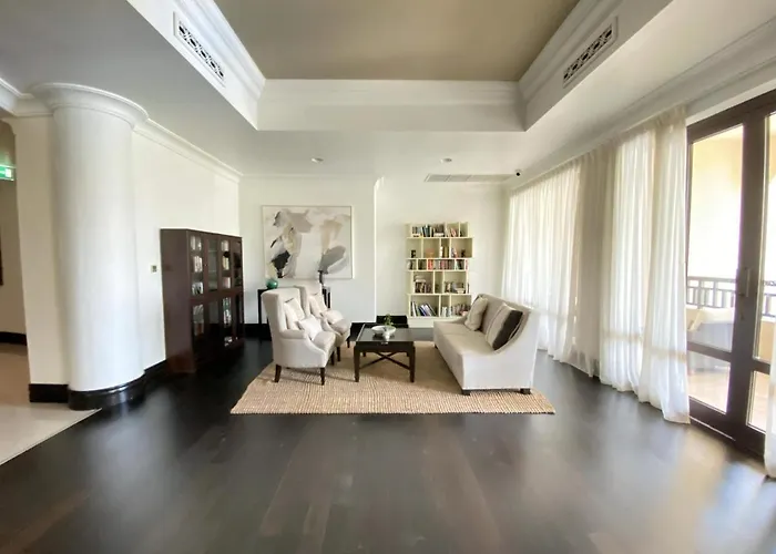 Lux Bnb I Souk Al Bahar I Burj Khalifa Views