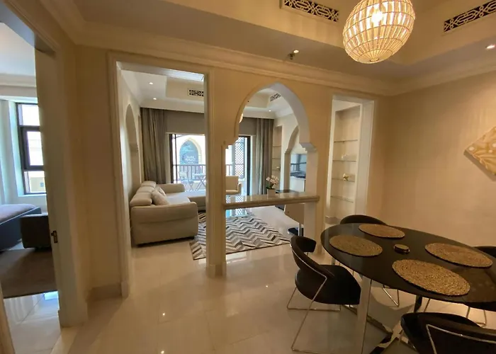 Lux Bnb I Souk Al Bahar I Burj Khalifa Views